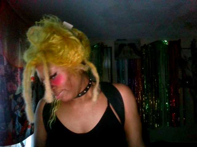 AdviceColumn's BongaCams show and profile