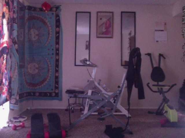 AdviceColumn's BongaCams show and profile