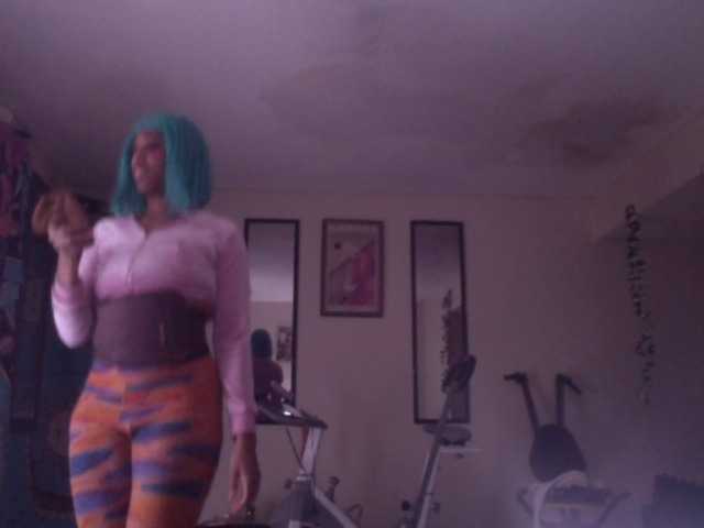 AdviceColumn's BongaCams show and profile