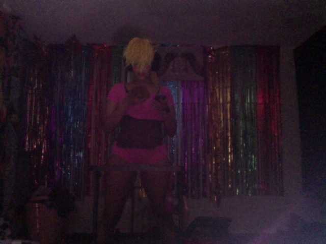 AdviceColumn's BongaCams show and profile