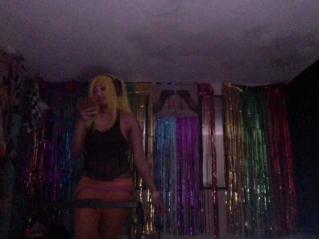 AdviceColumn's BongaCams show and profile