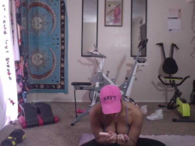 AdviceColumn's BongaCams show and profile