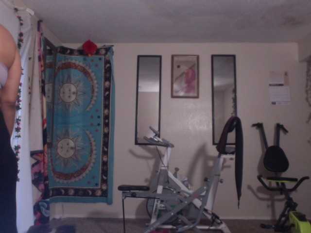 AdviceColumn's BongaCams show and profile