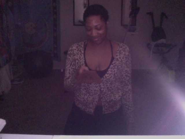 AdviceColumn's BongaCams show and profile