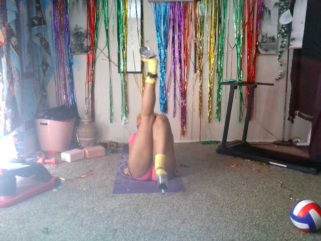 AdviceColumn's BongaCams show and profile