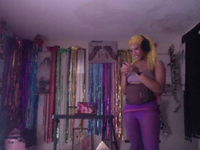 AdviceColumn broadcasting live