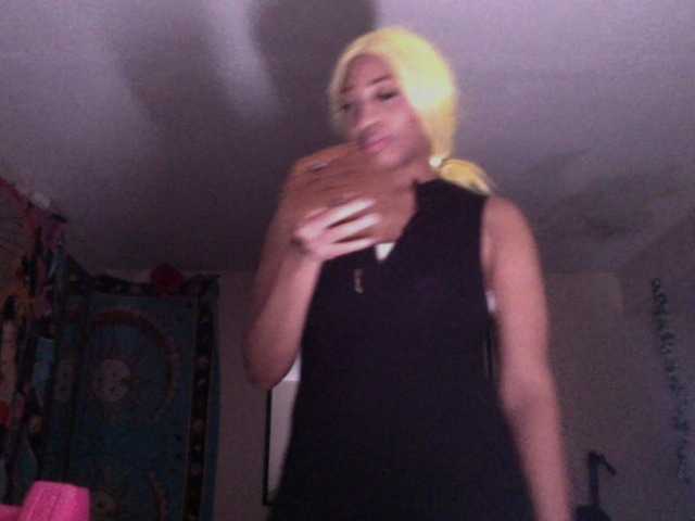 AdviceColumn's BongaCams show and profile