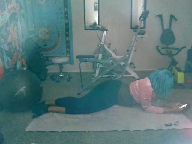 AdviceColumn's BongaCams show and profile