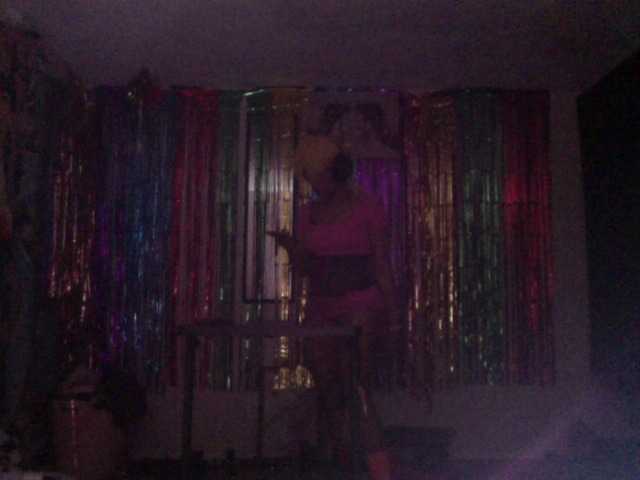 AdviceColumn's BongaCams show and profile