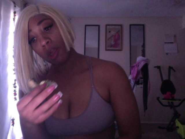 AdviceColumn's BongaCams show and profile