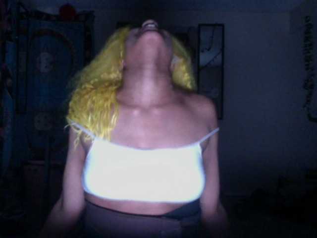 AdviceColumn's BongaCams show and profile