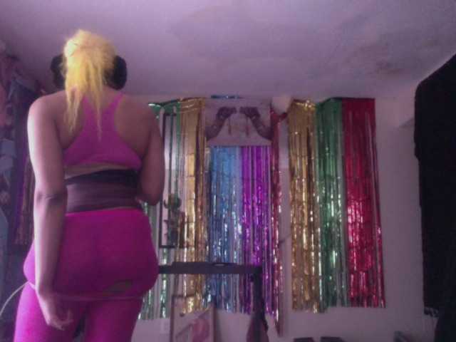 AdviceColumn's BongaCams show and profile