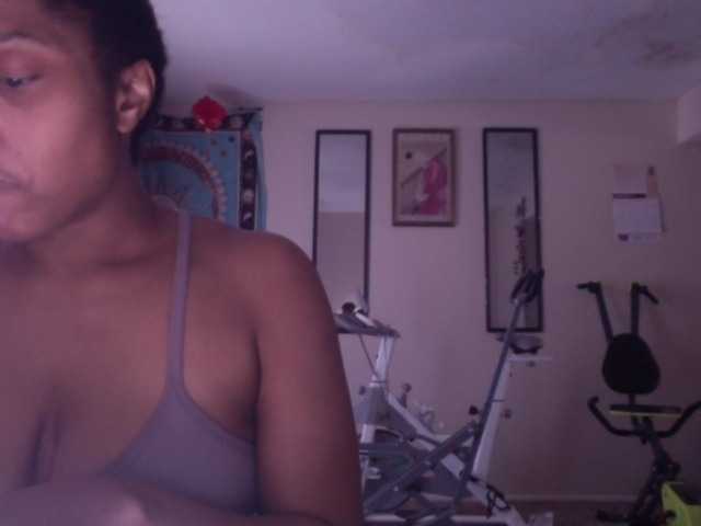 AdviceColumn's BongaCams show and profile