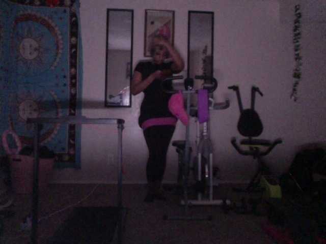 AdviceColumn's BongaCams show and profile