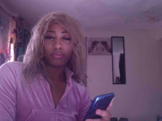 AdviceColumn's BongaCams show and profile