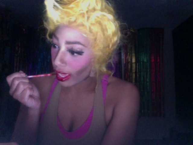 AdviceColumn's BongaCams show and profile