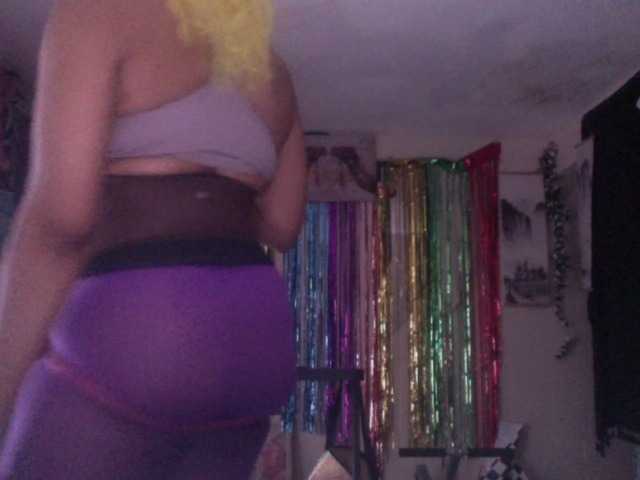 AdviceColumn's BongaCams show and profile