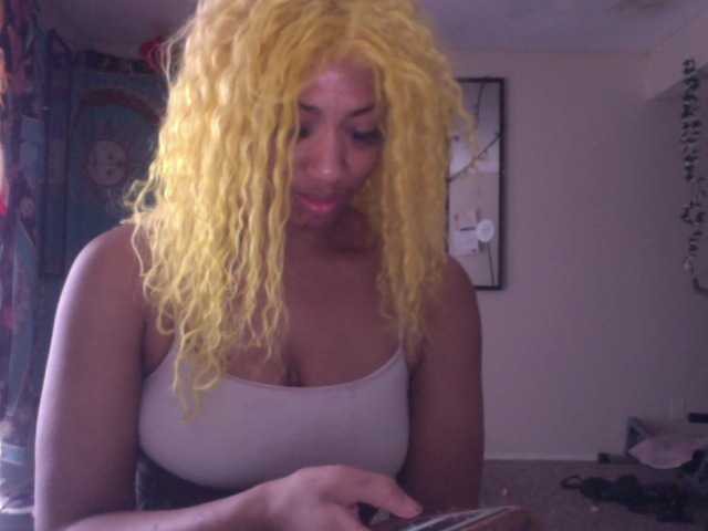 AdviceColumn's BongaCams show and profile