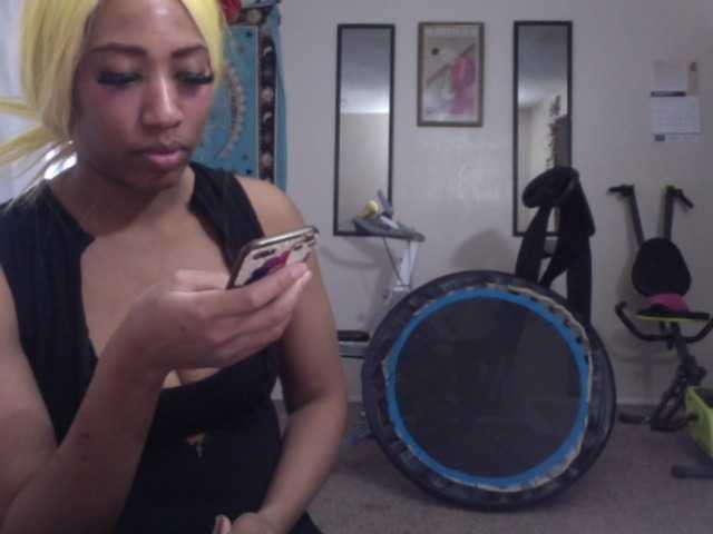 AdviceColumn's BongaCams show and profile