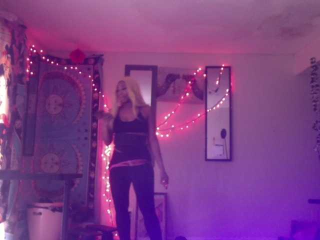 AdviceColumn free chat on liveonude