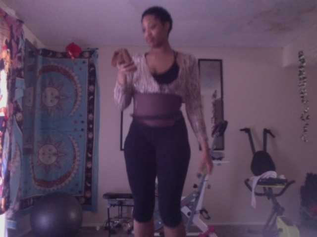 AdviceColumn's BongaCams show and profile