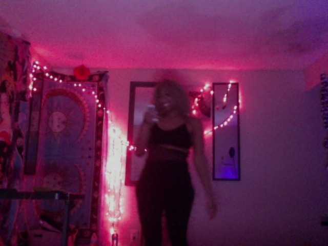 AdviceColumn free chat on liveonude