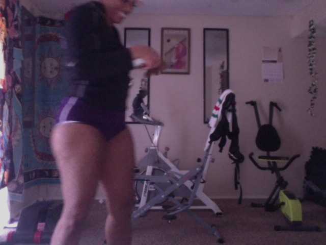 AdviceColumn's BongaCams show and profile