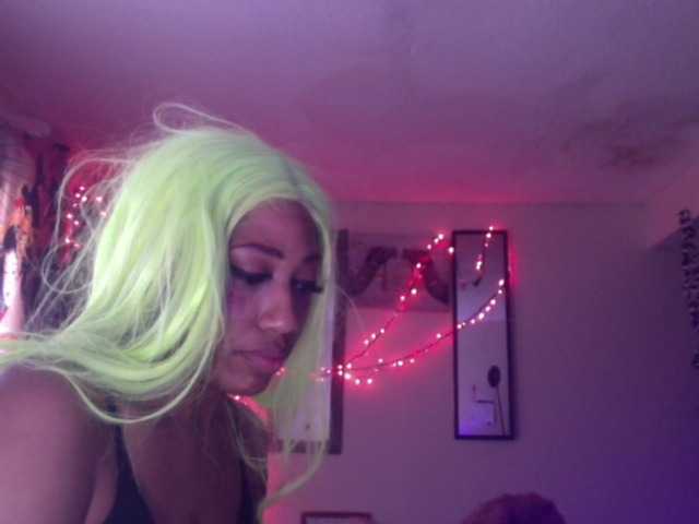 AdviceColumn's BongaCams show and profile