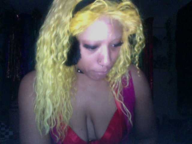 AdviceColumn's BongaCams show and profile