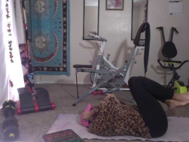 AdviceColumn's BongaCams show and profile