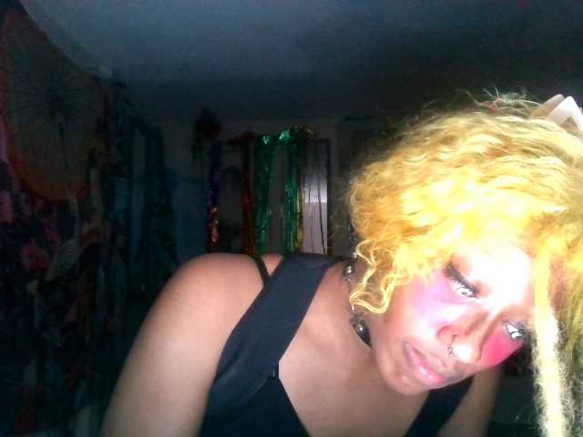 AdviceColumn's BongaCams show and profile