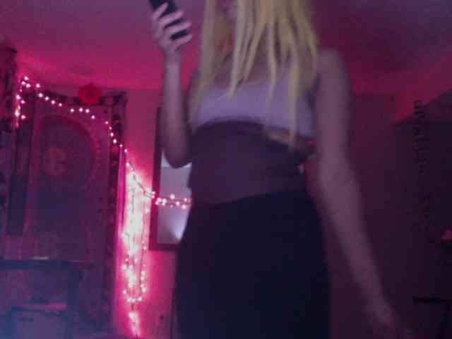 AdviceColumn Live Webcam on BongaCams