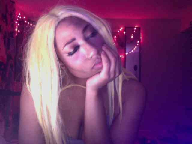 AdviceColumn Live Webcam on BongaCams