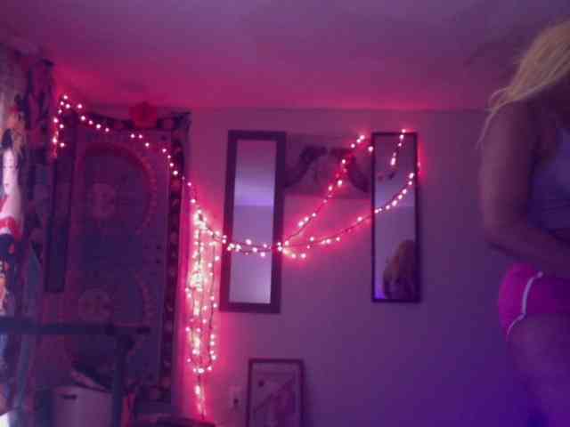 AdviceColumn Live Webcam on BongaCams