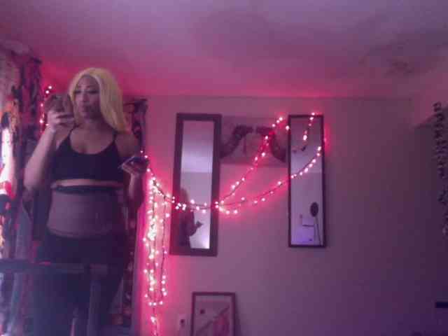 AdviceColumn Live Webcam on BongaCams