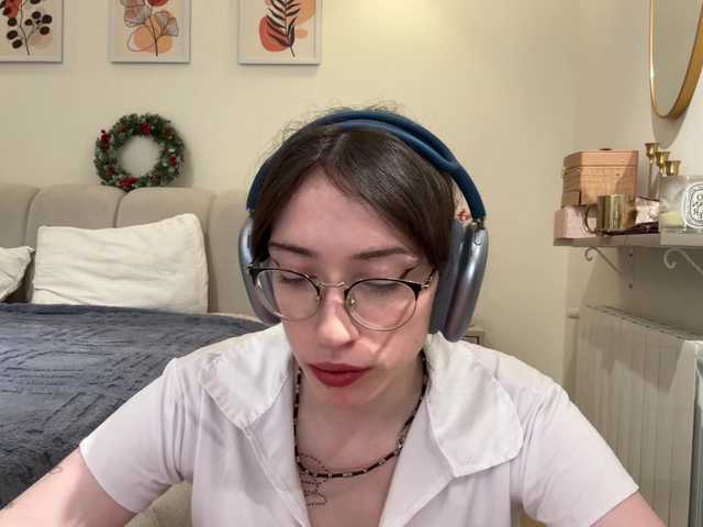 KellyyBeryy's BongaCams show and profile