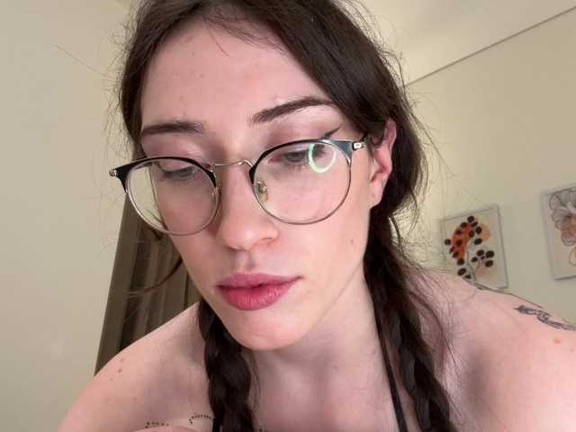 KellyyBeryy's BongaCams show and profile