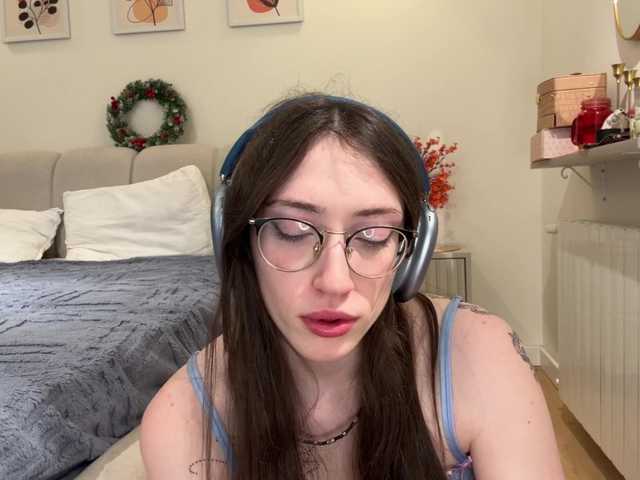 KellyyBeryy's BongaCams show and profile