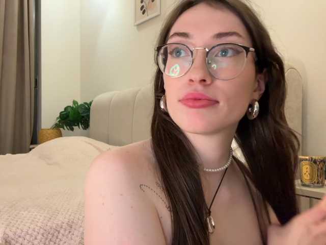 KellyyBeryy's BongaCams show and profile