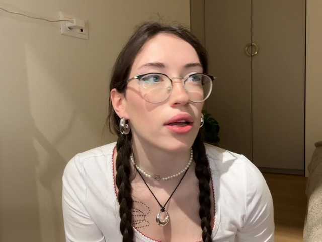 KellyyBeryy's BongaCams show and profile