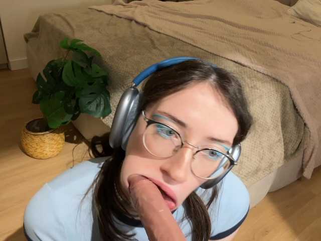 KellyyBeryy's BongaCams show and profile