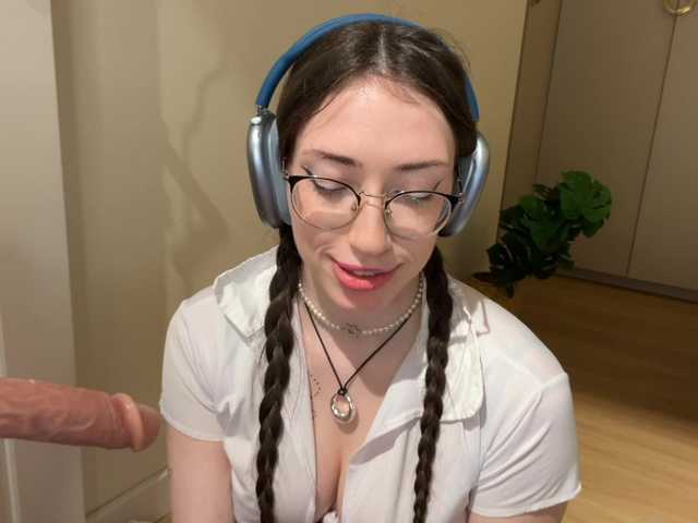 KellyyBeryy's BongaCams show and profile