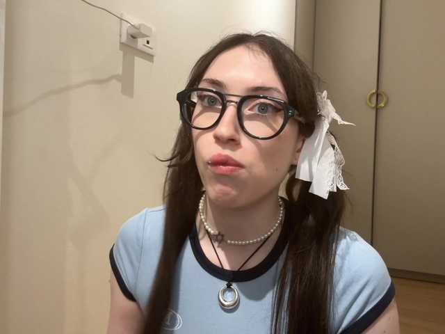 KellyyBeryy's BongaCams show and profile