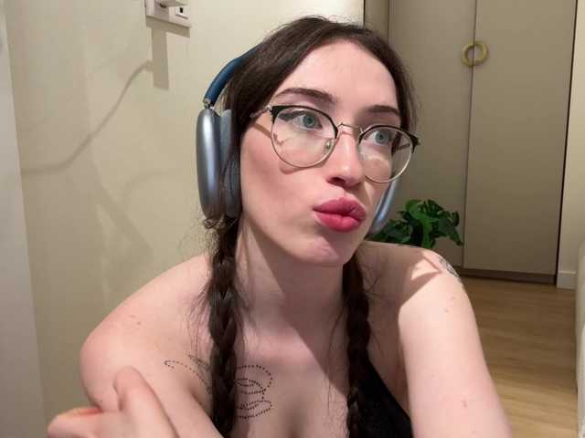 KellyyBeryy's BongaCams profile