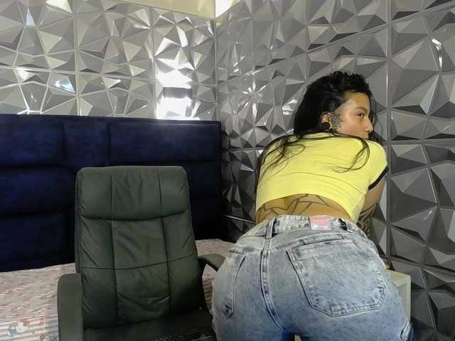 daila51's BongaCams show and profile