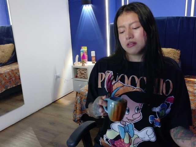 daila51's BongaCams show and profile