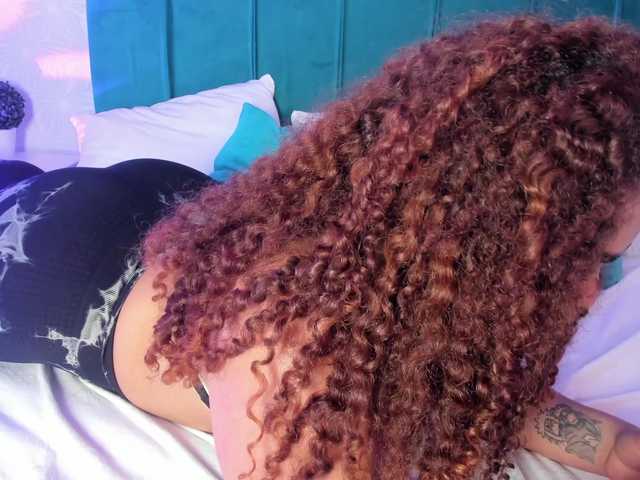 ninna-curly's BongaCams show and profile