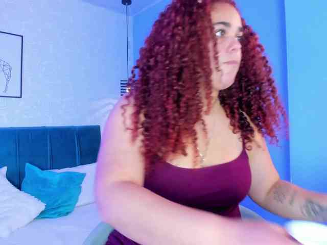 ninna-curly webcam