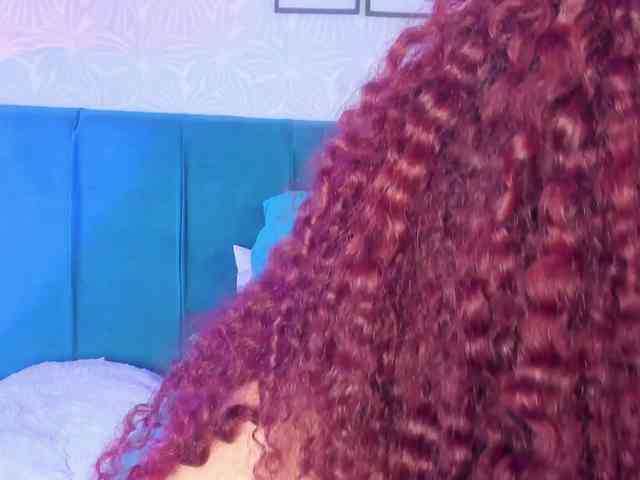 ninna-curly webcam