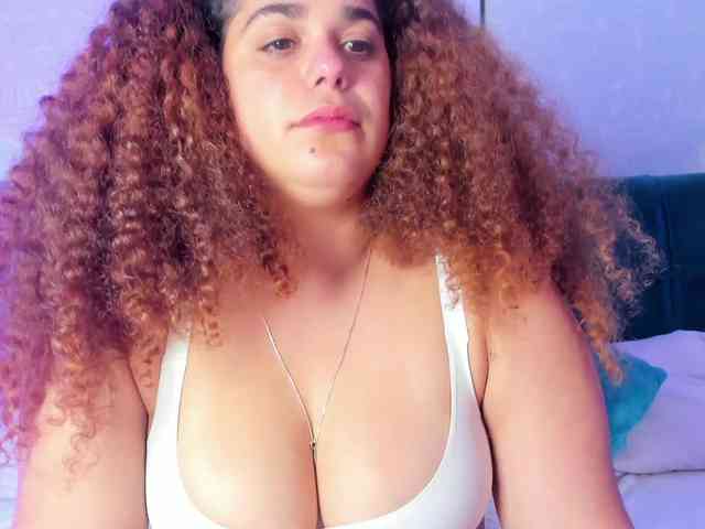 ninna-curly webcam